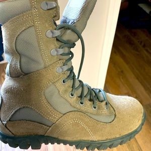 Belleville green combat/heavy duty work boots.